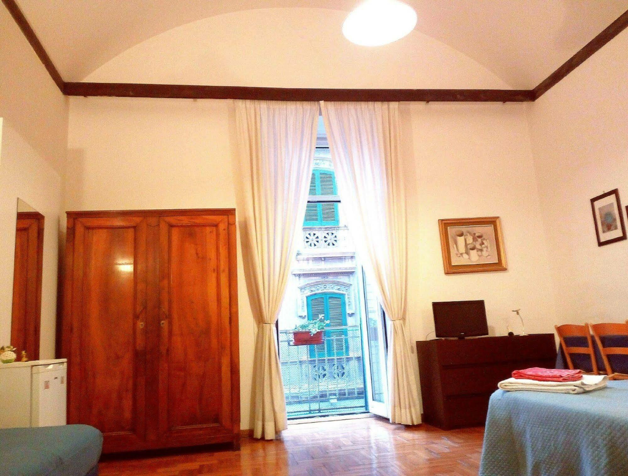 B&B Amedeo Napels Buitenkant foto